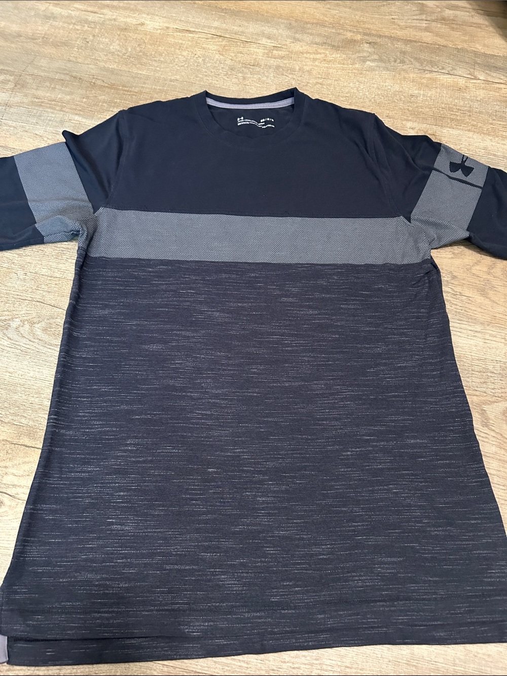 Under Armour Men's black and Gray Short Sleeve Performance Tee